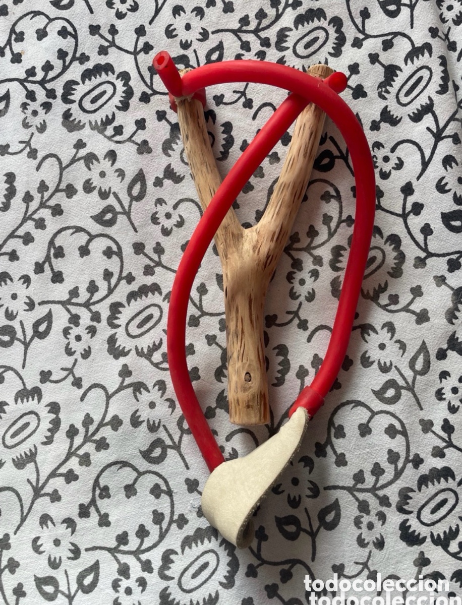 Altes Spielzeug und Spiele: Tirachinas de madera con gomas tubulares