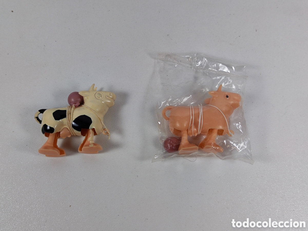 Juguetes antiguos y Juegos de colecci&oacute;n: Vaquita andarina juguete a&ntilde;os 70-80 kiosco vaca de arrastre