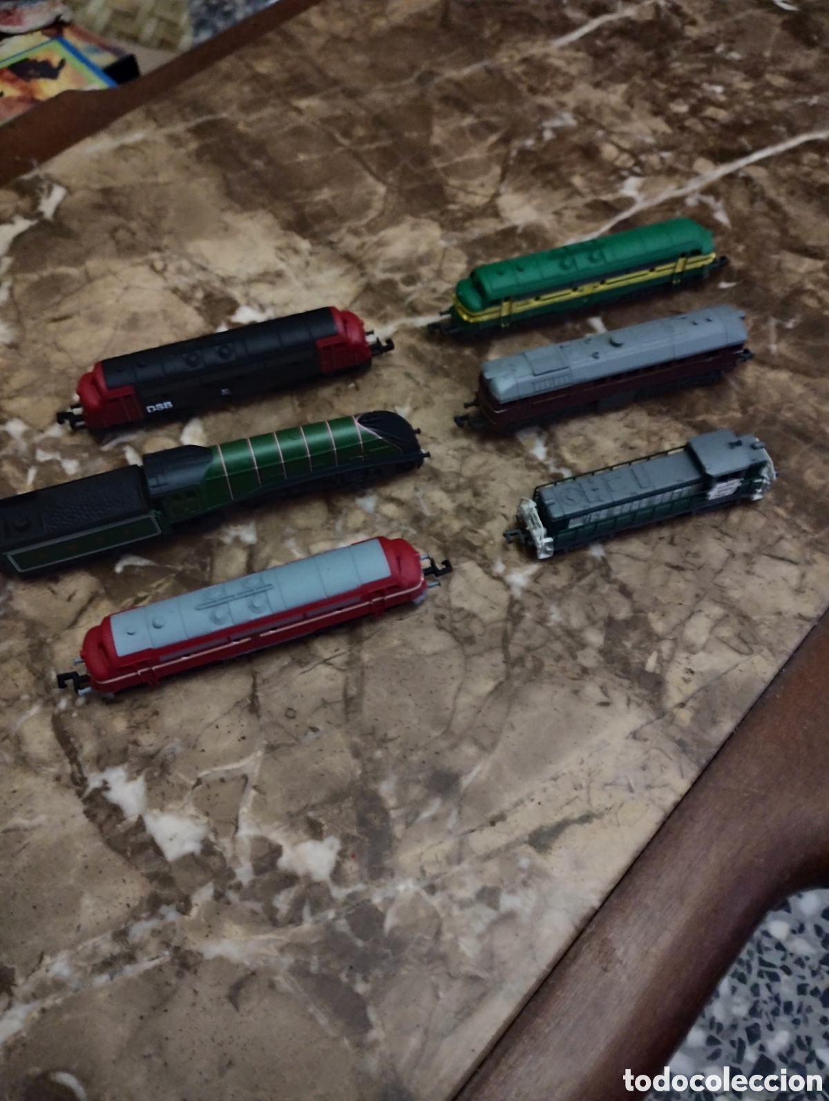 Juguetes antiguos y Juegos de colecci&oacute;n: Lote de locomotoras est&aacute;ticas