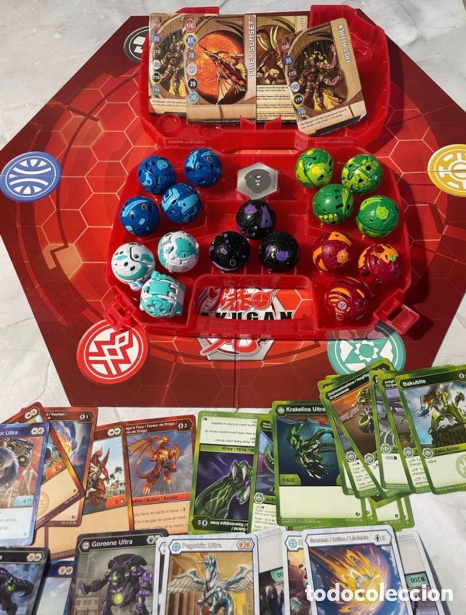 Juguetes antiguos y Juegos de colecci&oacute;n: Gran lote 17 bakugans + fichas + malet&iacute;n + pista y cartas