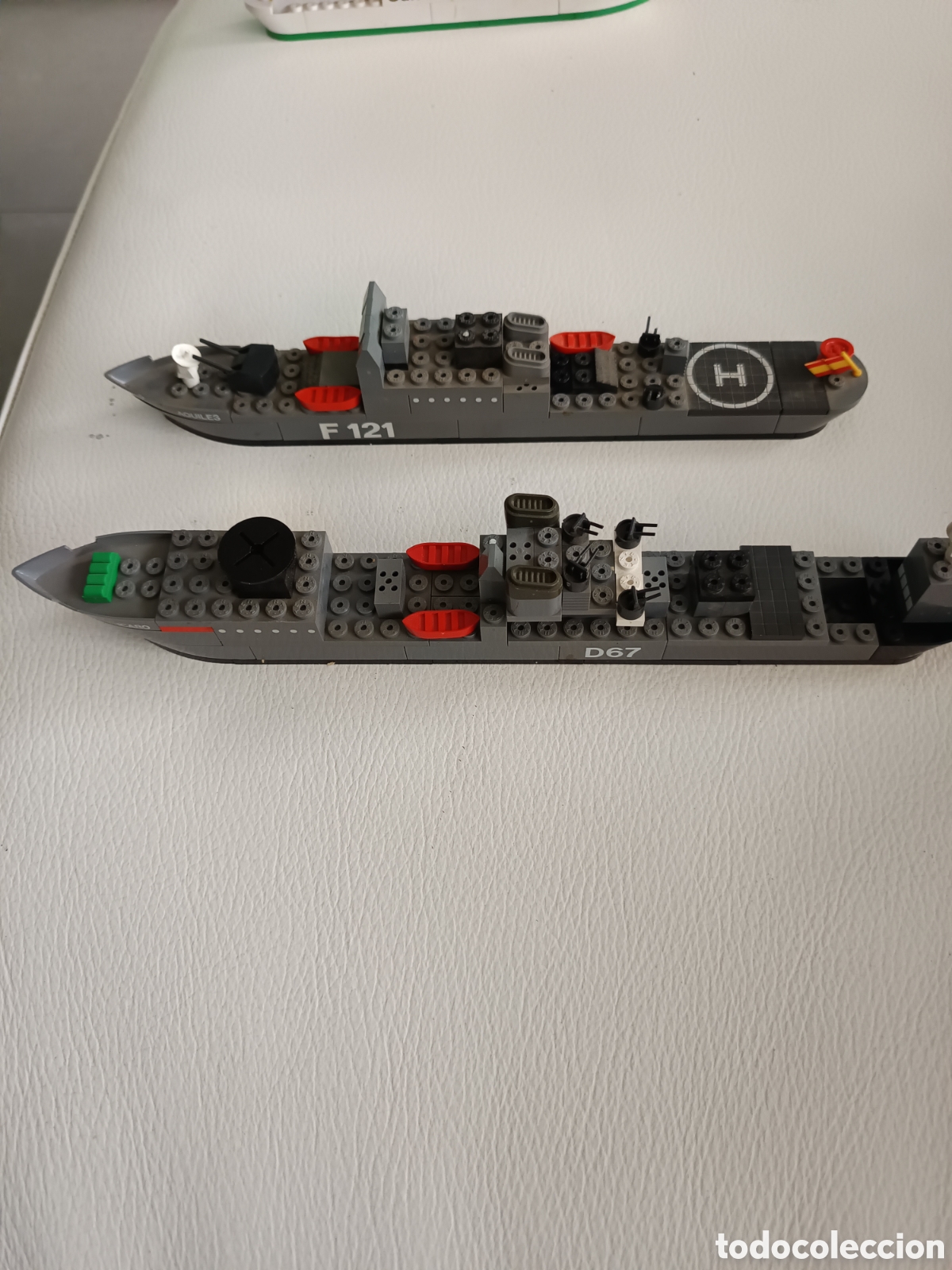 Juguetes antiguos y Juegos de colecci&oacute;n: Dos barcos de la armada de Tente