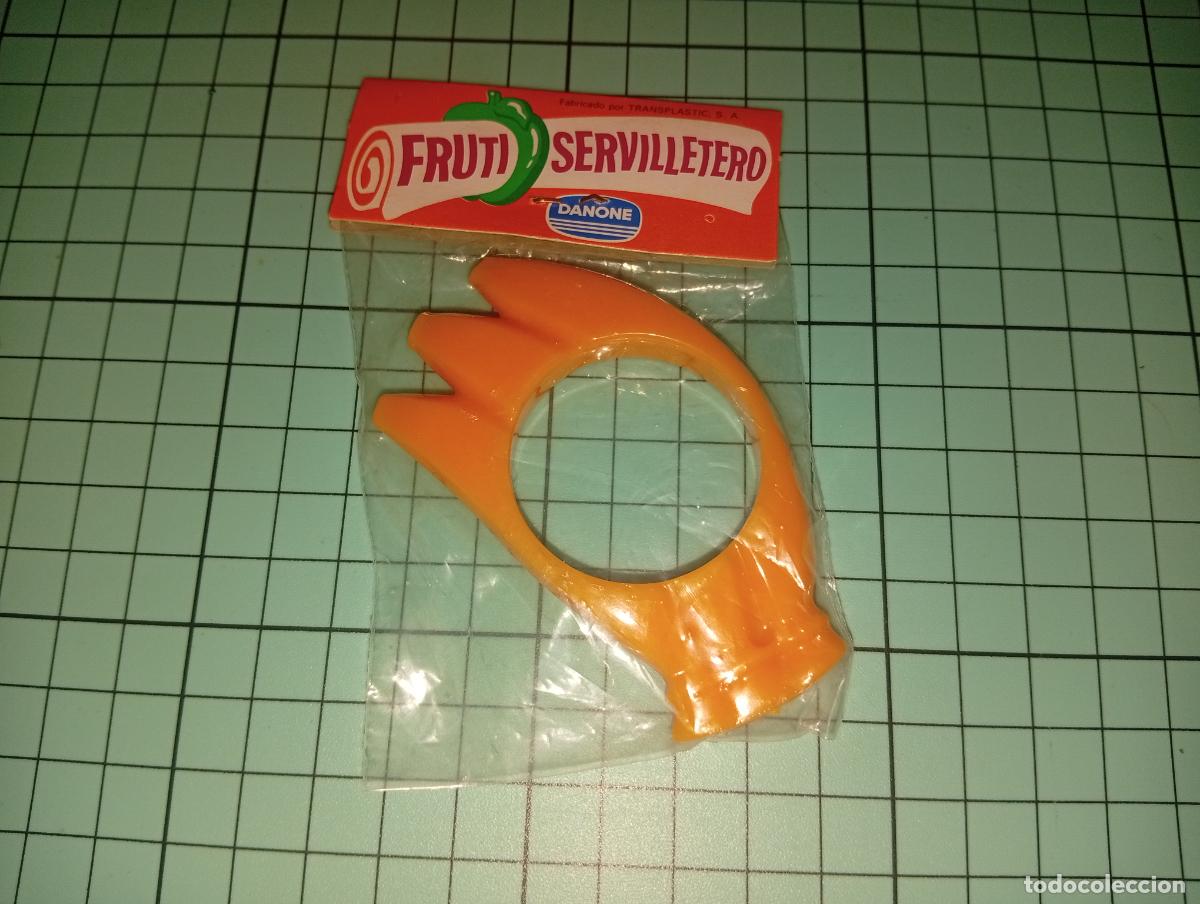 Juguetes antiguos y Juegos de colecci&oacute;n: Servilletero colecci&oacute;n fruti danone premium frutas pl&aacute;tano