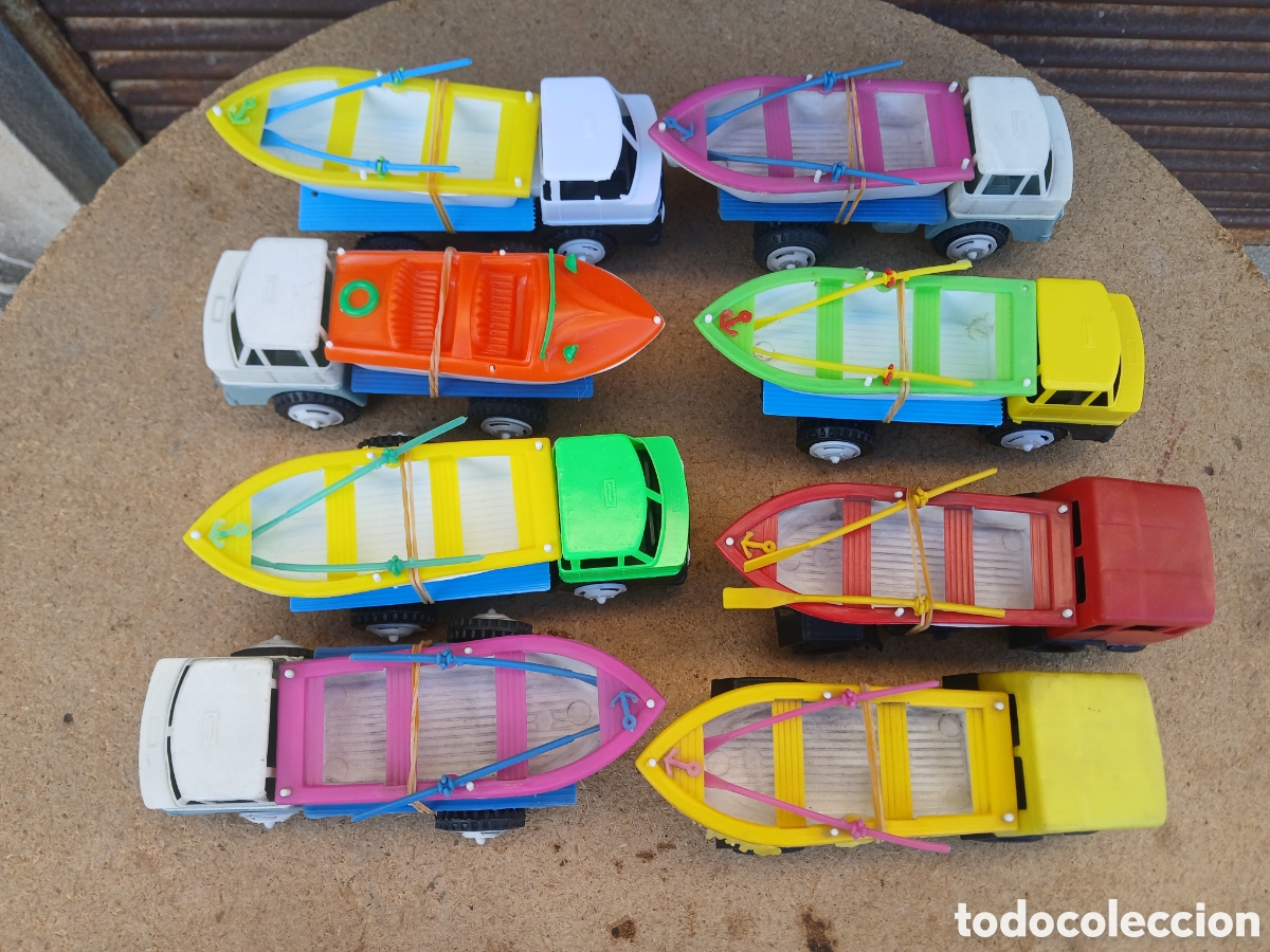 Juguetes antiguos y Juegos de colecci&oacute;n: LOTE, 8 CAMIONES DE PLASTICO CON CANOA BARATIJAS DE KIOSCO.
