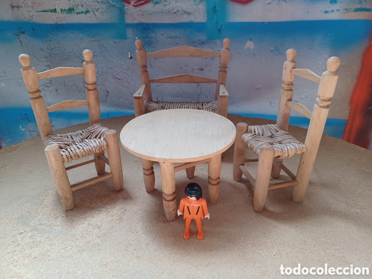 Juguetes antiguos y Juegos de colecci&oacute;n: Sillas y mesa de madera de juguete.
