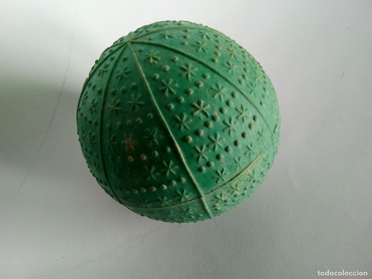 Juguetes antiguos y Juegos de colecci&oacute;n: Pelota verde de goma grande 7 cm kiosko a&ntilde;os 60 -70