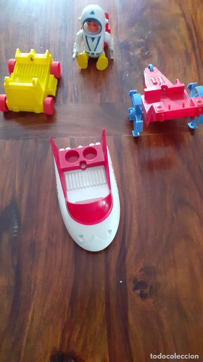 Juguetes antiguos y Juegos de colecci&oacute;n: Lote juguetes (mu&ntilde;eco y veh&iacute;culos)