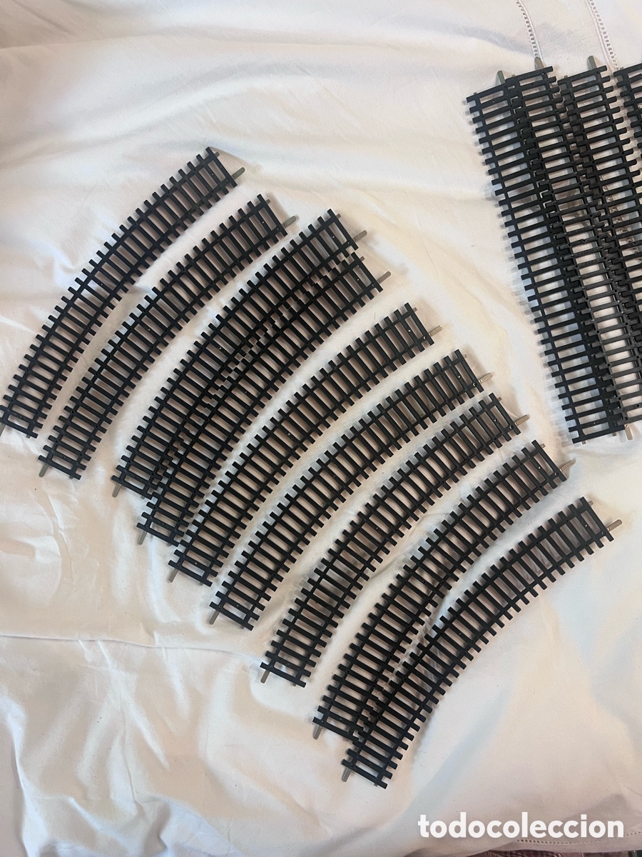 Juguetes antiguos y Juegos de colecci&oacute;n: Tren. V&iacute;as H0. Roco 42223 - Via curva; Roco v&iacute;a recta 42202