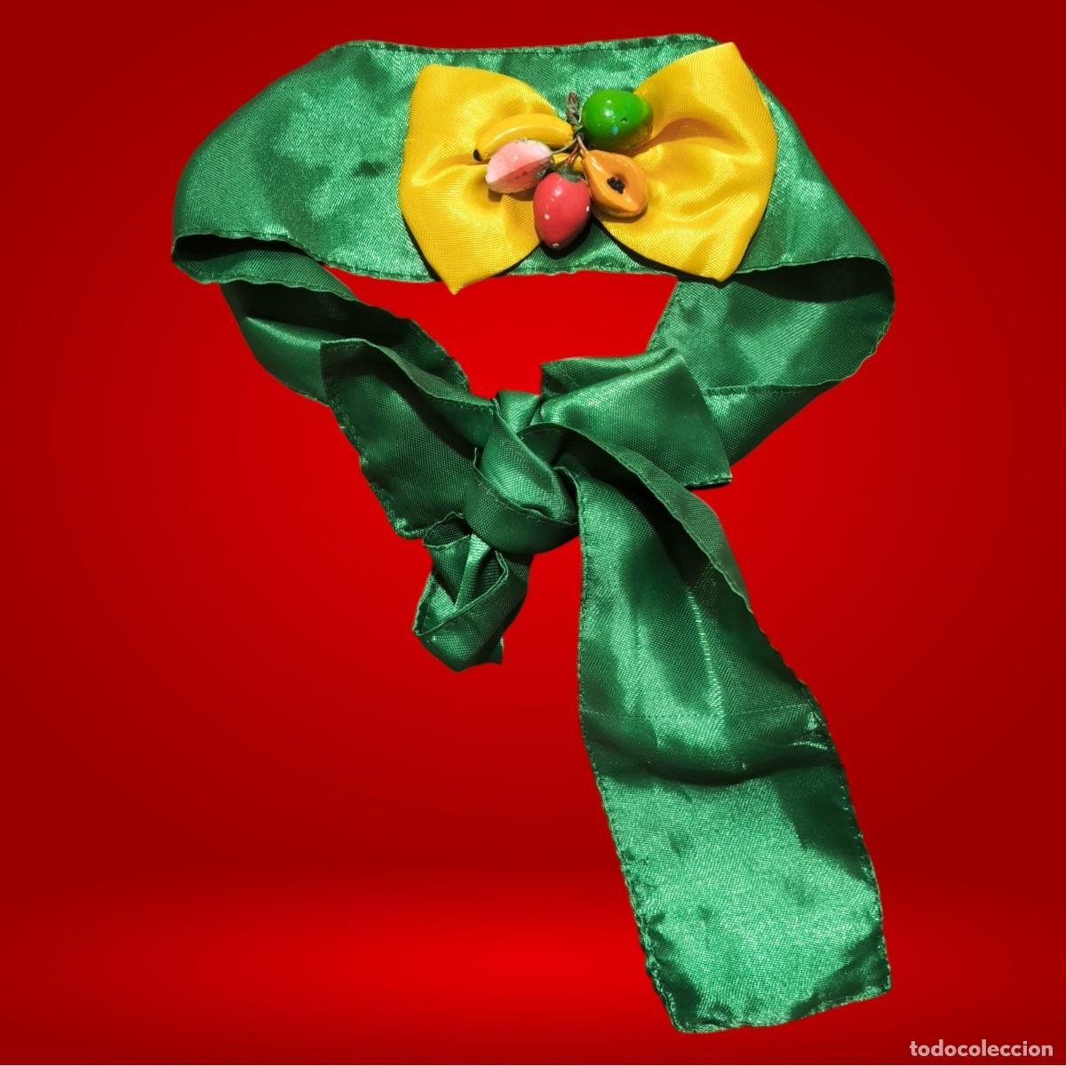 Juguetes antiguos y Juegos de colecci&oacute;n: Lazo De Carnaval Para Disfraz &ndash; Verde Con Detalle Decorativo Frutal