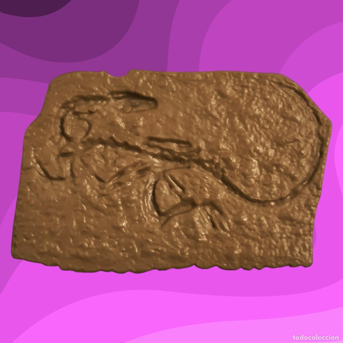 Antique Toys and Collectible Games: Relieve Dinosaurio En Placa &ndash; Estilo F&oacute;sil Decorativo de Juguete