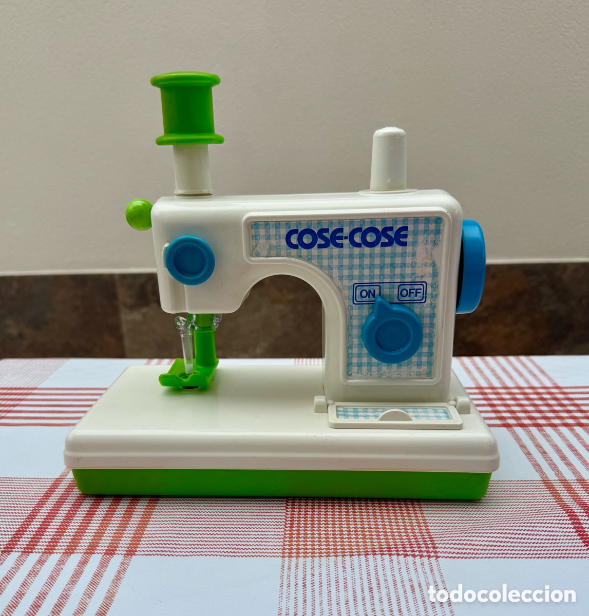 Juguetes antiguos y Juegos de colecci&oacute;n: M&aacute;quina de coser Cose Cose a&ntilde;os 80