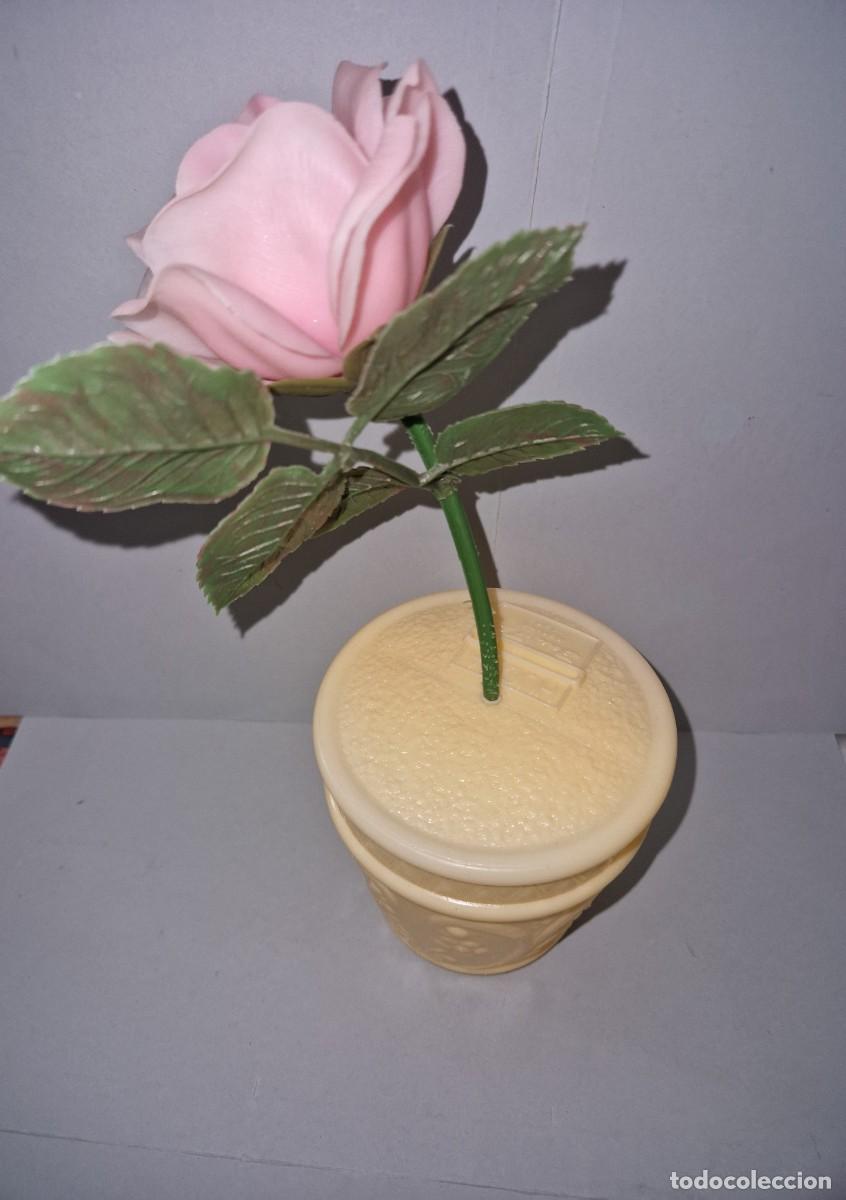 Juguetes antiguos y Juegos de colecci&oacute;n: ANTIGUA HUCHA DE PLASTICO CON FORMA DE TIESTO Y FLOR