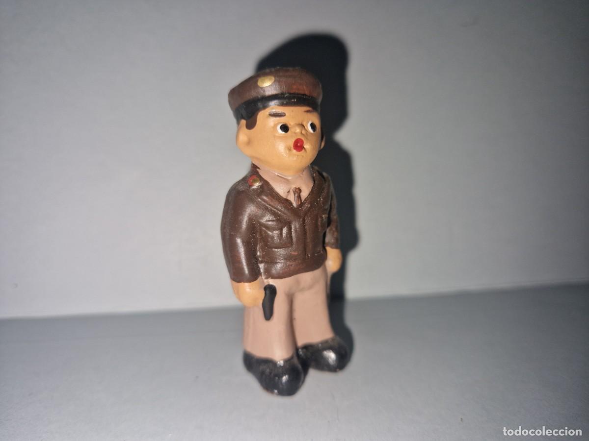 Juguetes antiguos y Juegos de colecci&oacute;n: Polic&iacute;a nacional Figura mu&ntilde;eco barro terracota