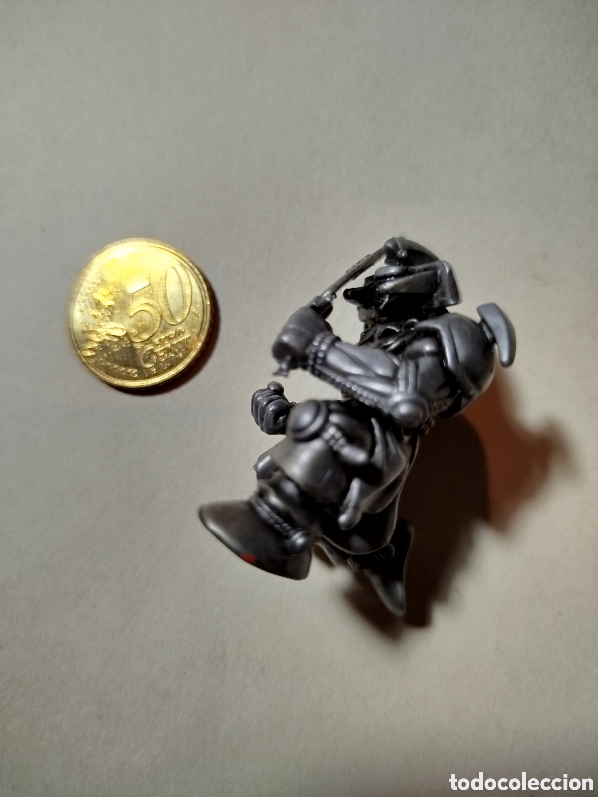 Brinquedos antigos e Jogos de cole&ccedil;&atilde;o: Figura plateada YuGiOh pvc