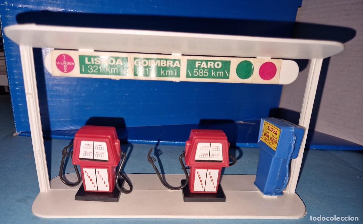 Juguetes antiguos y Juegos de colecci&oacute;n: GASOLINERA ESTACION DE SERVICIO CON 3 SURTIDORES