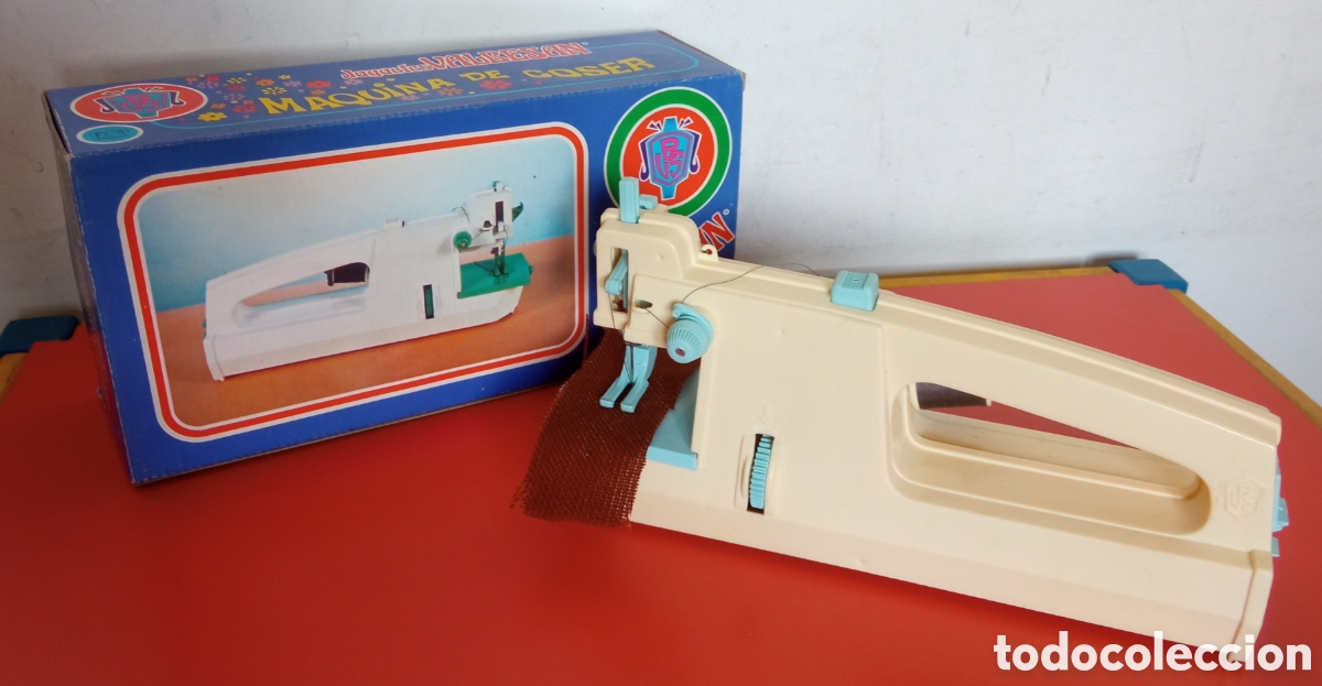 Brinquedos antigos e Jogos de cole&ccedil;&atilde;o: M&Aacute;QUINA DE COSER A PILAS.VALBES&Aacute;N 80'S.NUEVA EN CAJA.