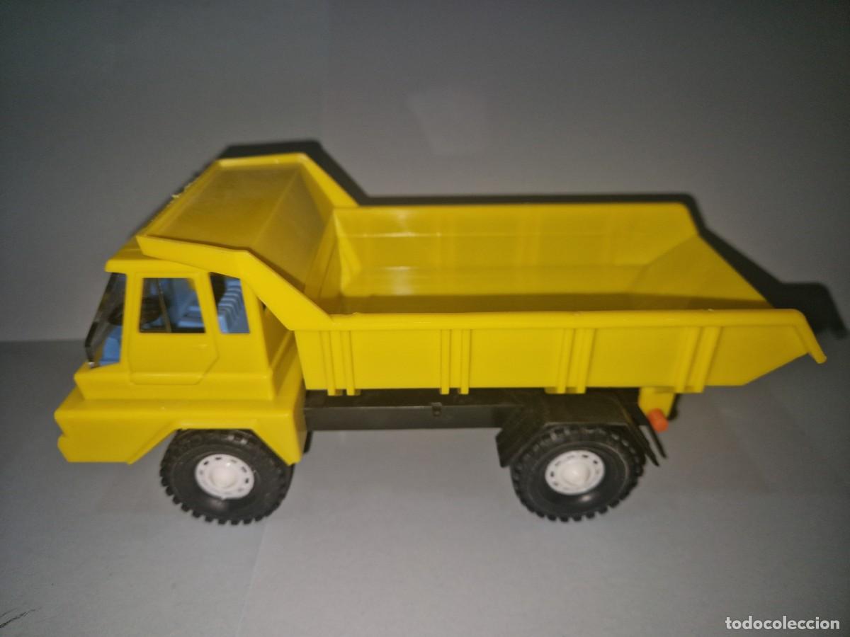 Juguetes antiguos y Juegos de colecci&oacute;n: Cami&oacute;n remolque a fricci&oacute;n, de Molt&oacute; , NUEVO