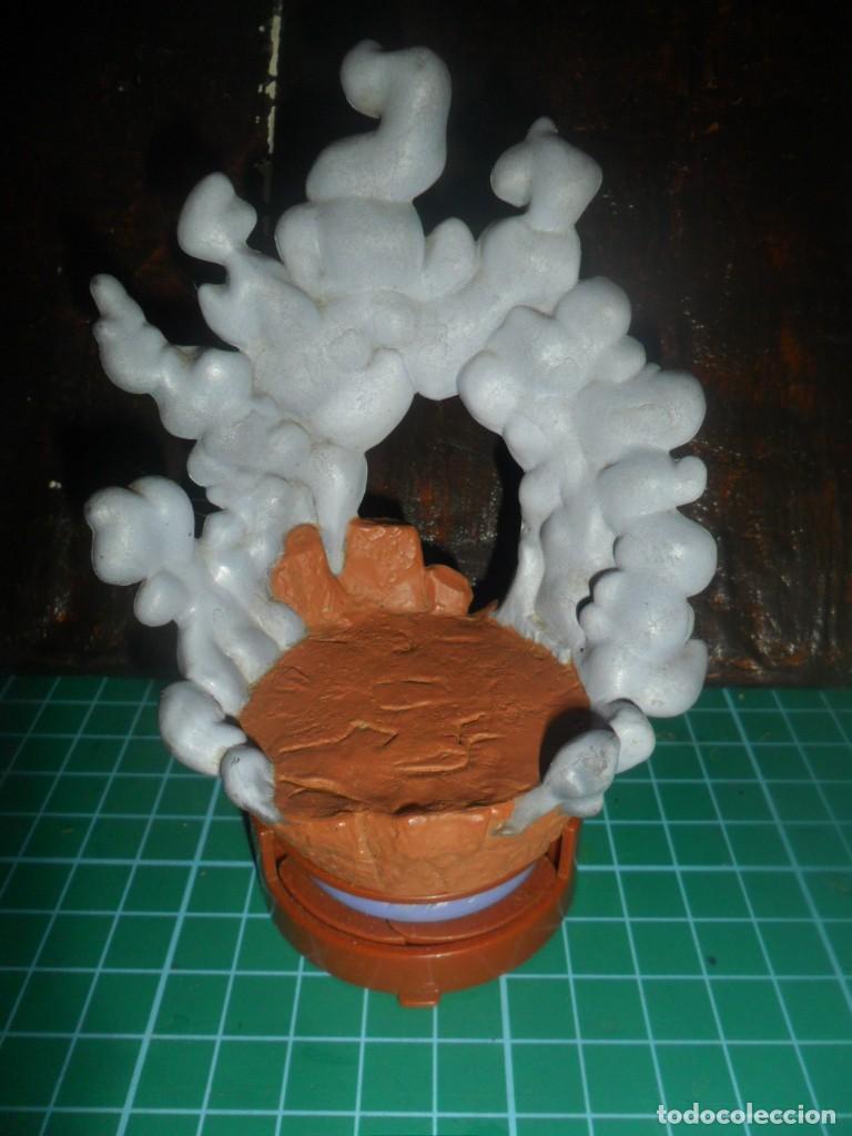 Juguetes antiguos y Juegos de colecci&oacute;n: 129- Base de ataque Pok&eacute;mon Axew Jakks Pacific original con disco funcional