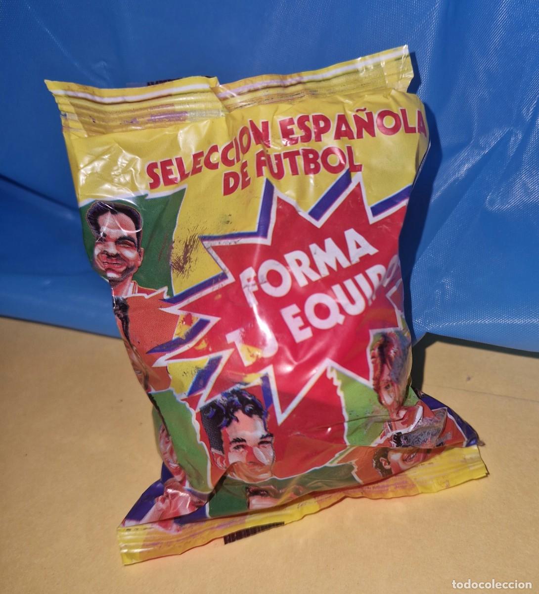 Juguetes antiguos y Juegos de colecci&oacute;n: PELOTA DE GOMA EN SU BOLSA ORIGINAL, / SELECCION ESPA&Ntilde;OLA FUTBOL CON JUGADORES A&Ntilde;OS 90