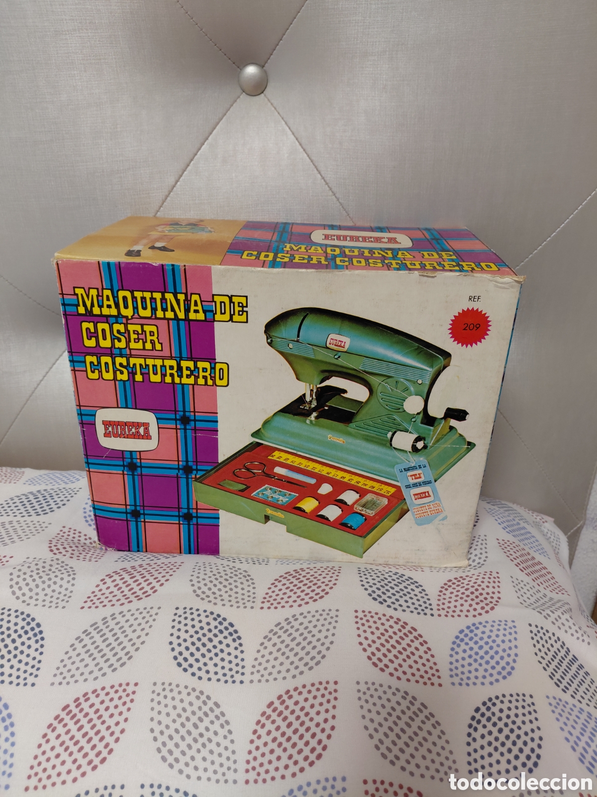Juguetes antiguos y Juegos de colecci&oacute;n: M&aacute;quina de coser infantil Eureka