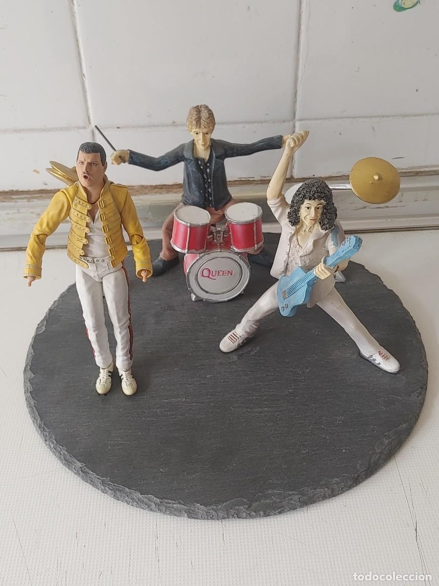 Antique Toys and Collectible Games: set de figuras la banda queen,a fredy mercury le faltan las manos y al bateria le falta media man
