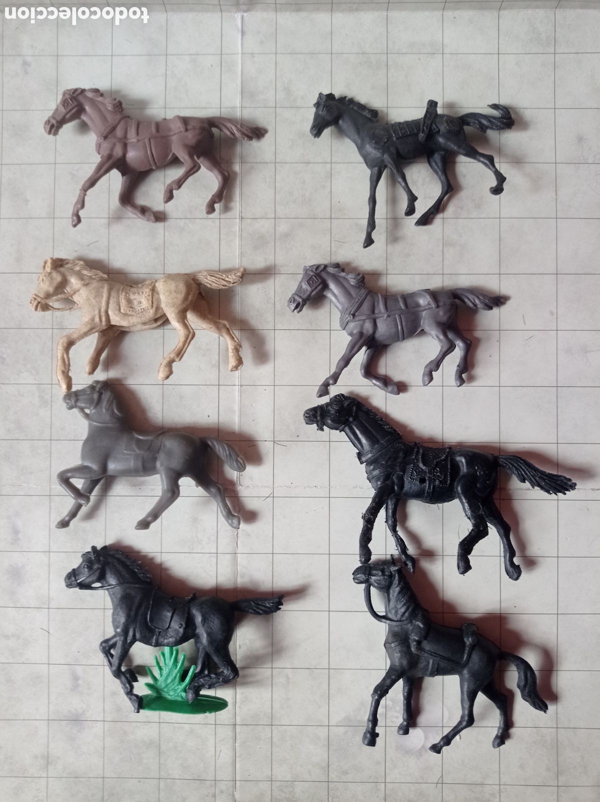 Juguetes antiguos y juegos de colecci&oacute;n: Lote de caballos indios vaqueros - Foto 5