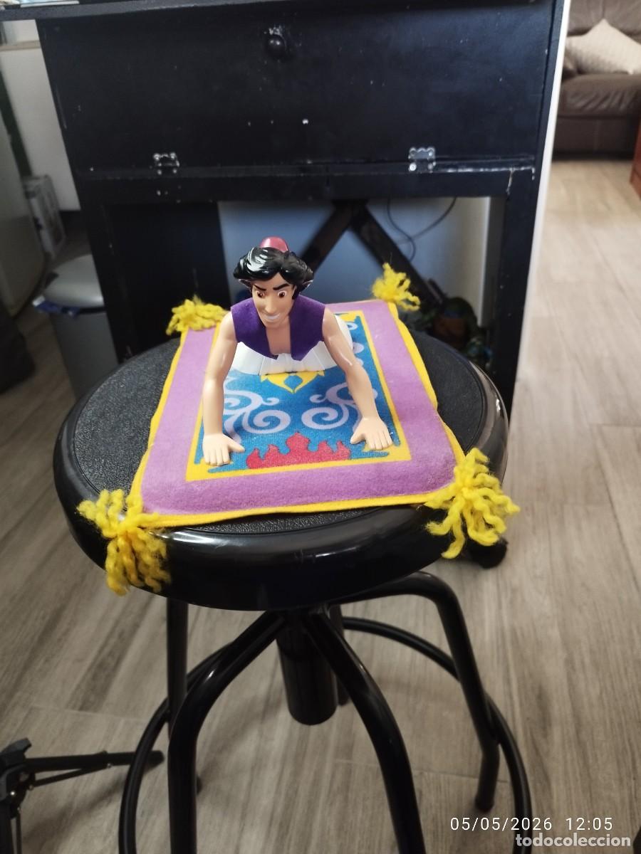 Juguetes antiguos y Juegos de colecci&oacute;n: Aladd&iacute;n con alfombra m&aacute;gica Disney