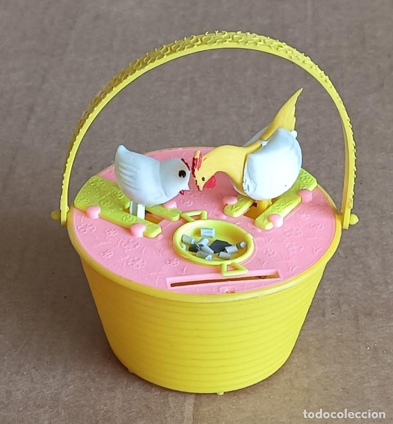 Juguetes antiguos y Juegos de colecci&oacute;n: HUCHA PEYPRI - ref 313 - con gallinas que se balancean - picotear