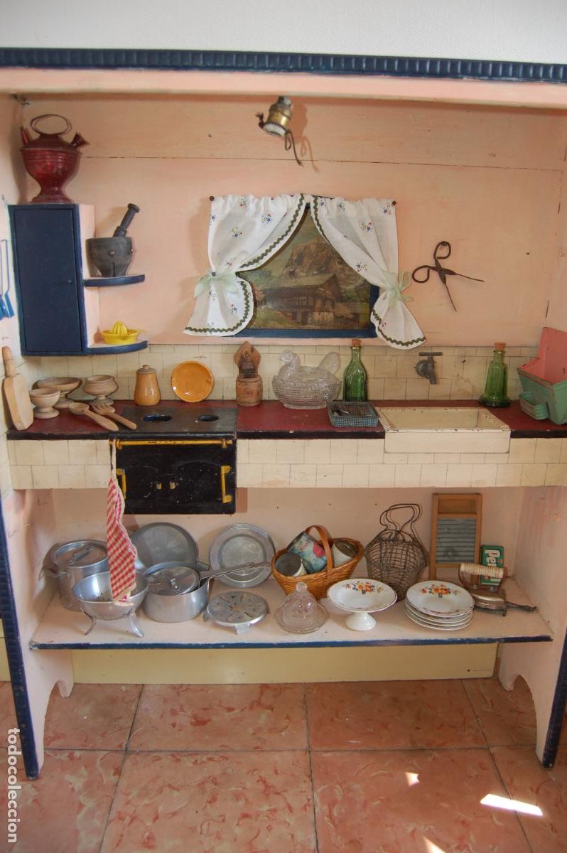Juguetes antiguos y Juegos de colecci&oacute;n: cocina de madera antigua con complementos