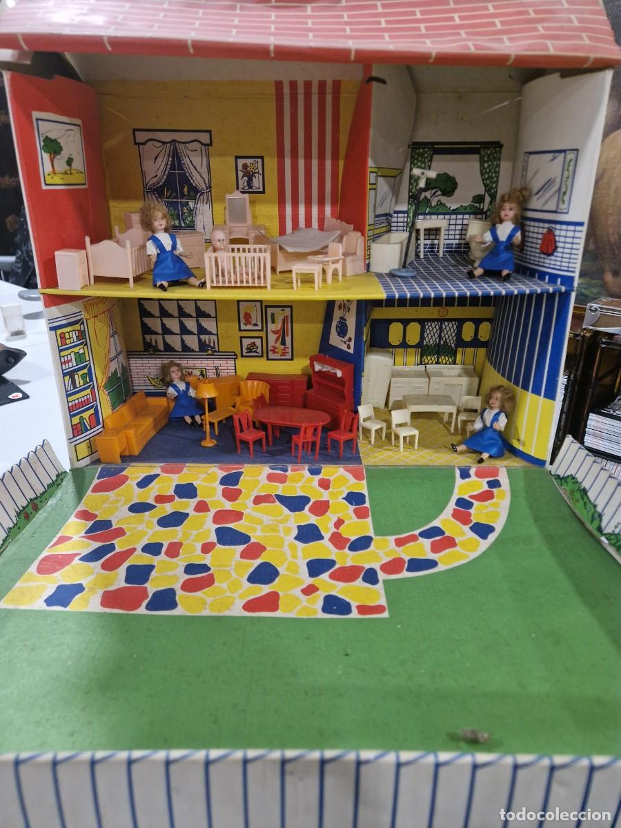 Juguetes antiguos y Juegos de colecci&oacute;n: Casa de mu&ntilde;ecas, con muchos accesorios. A&ntilde;os 70.