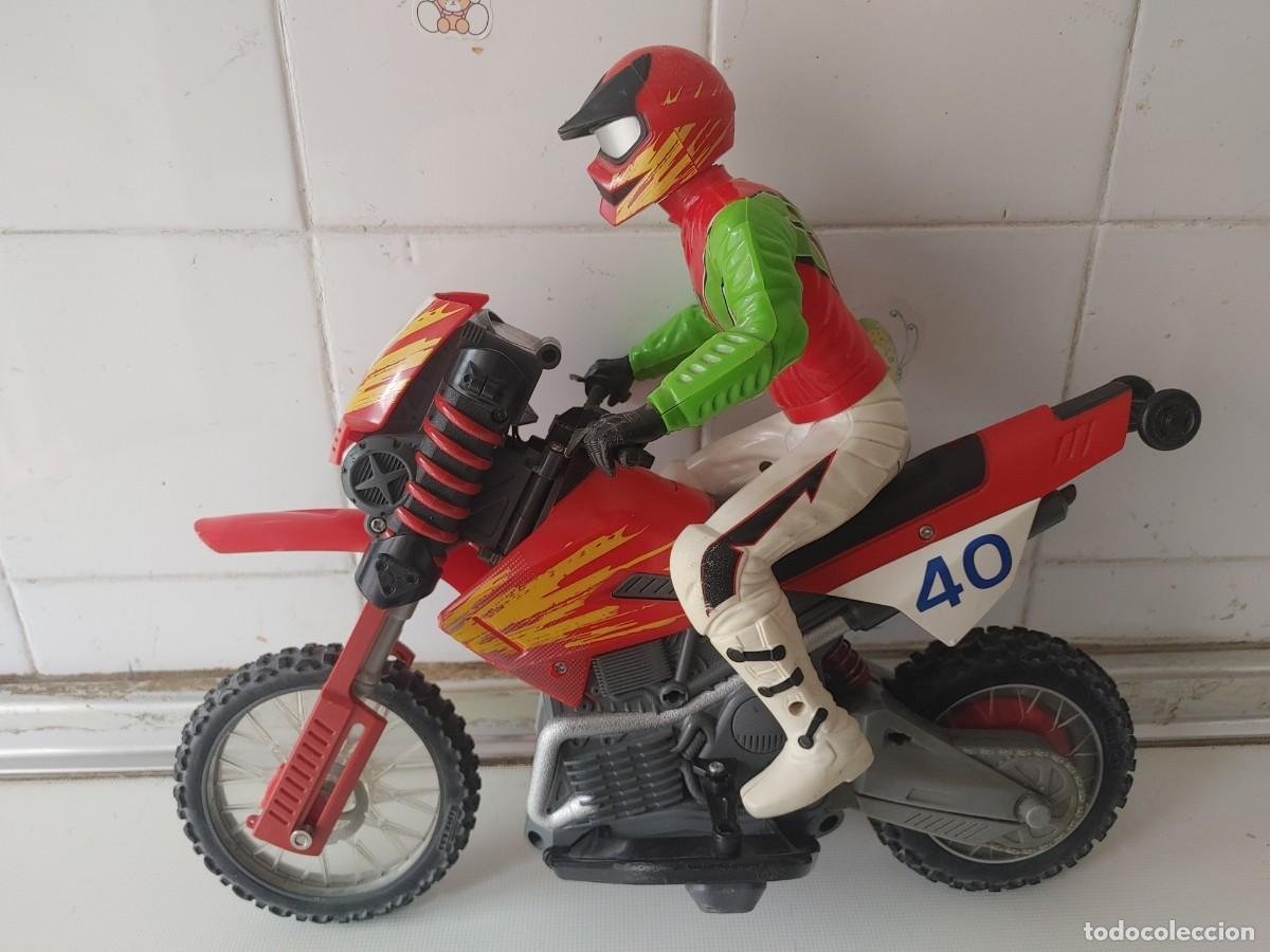 Juguetes antiguos y Juegos de colecci&oacute;n: MOTOCICLETA MATTEL TYCO,FALTA EL CONTROL REMOTO,PESA 1,300KGM,MIDE 38 DE LARGO X 31 DE ALTO