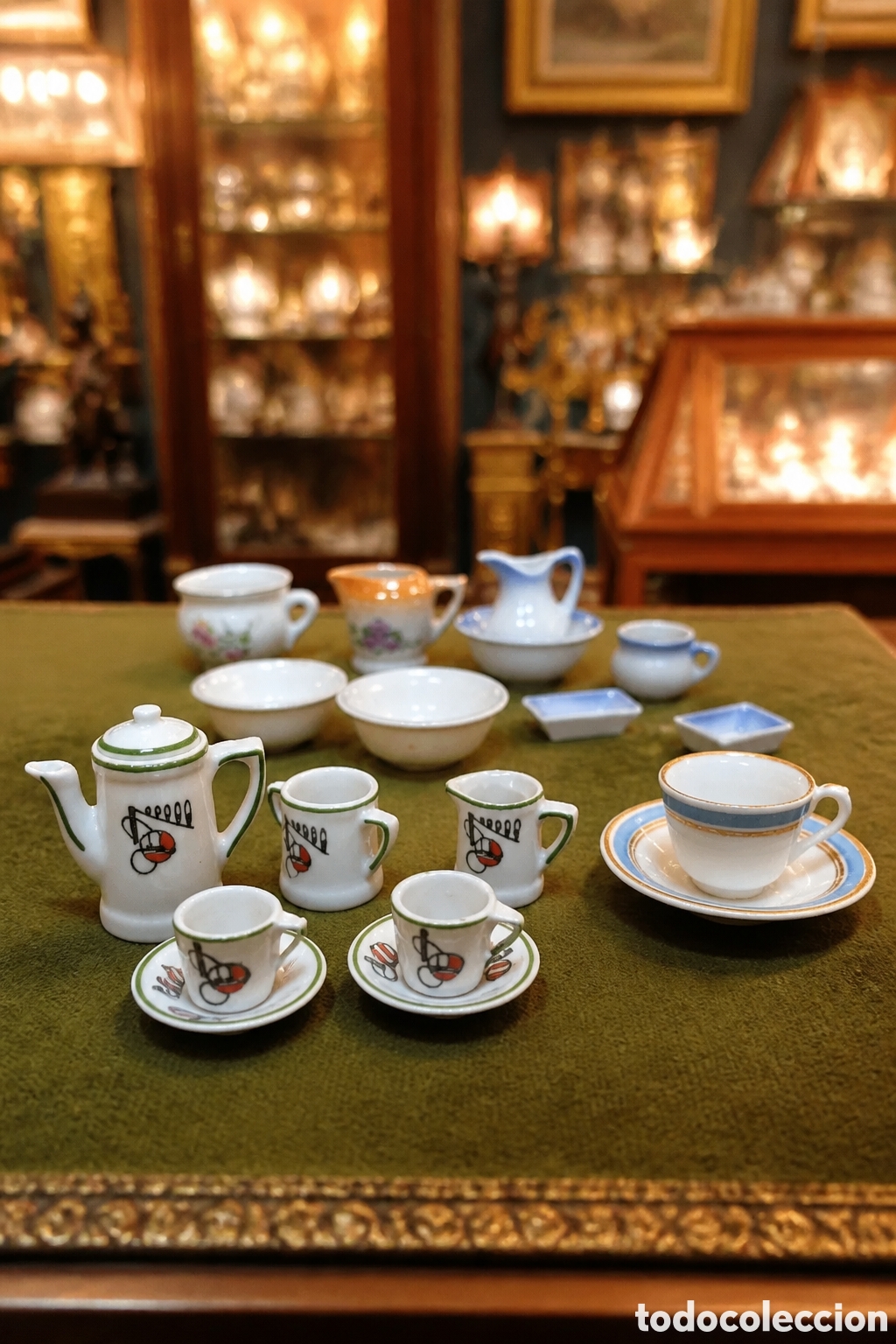 Juguetes antiguos y Juegos de colecci&oacute;n: LOTE DE VAJILLA PORCELANA EN MINIATURA