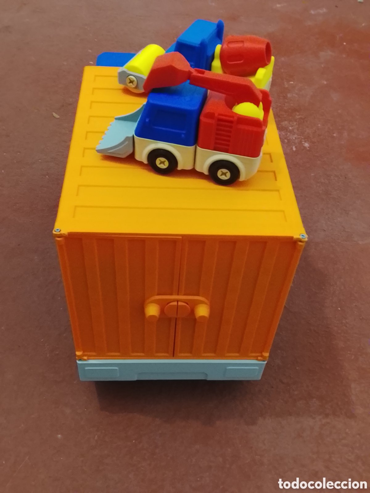Juguetes antiguos y Juegos de colecci&oacute;n: Colecci&oacute;n veh&iacute;culos y cami&oacute;n garaje