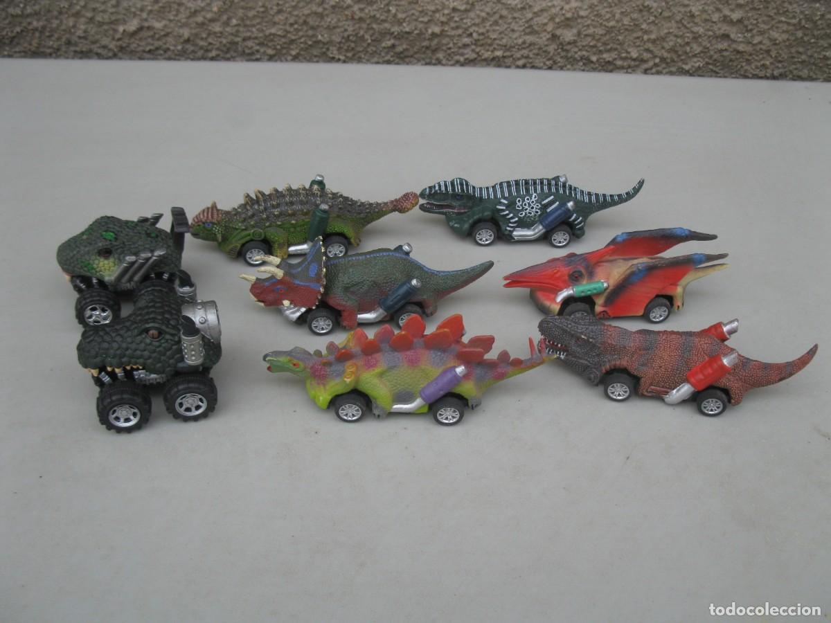 Juguetes antiguos y Juegos de colecci&oacute;n: LOTE DE 8 DINO COCHES A FRICCI&Oacute;N.