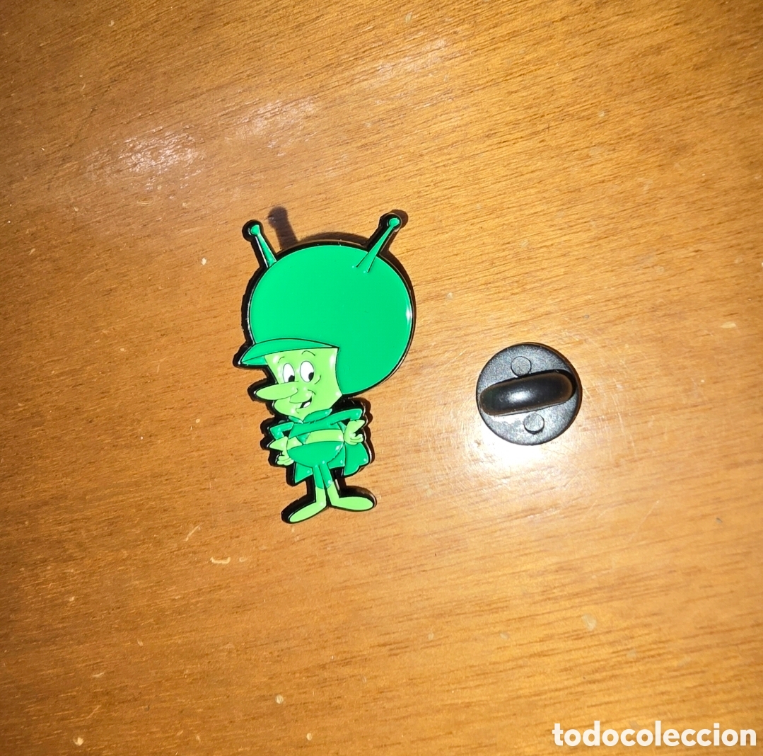 Juguetes antiguos y Juegos de colecci&oacute;n: Pin met&aacute;lico insignia Gran Gaz&uacute; de los Picapiedra dibujos animados