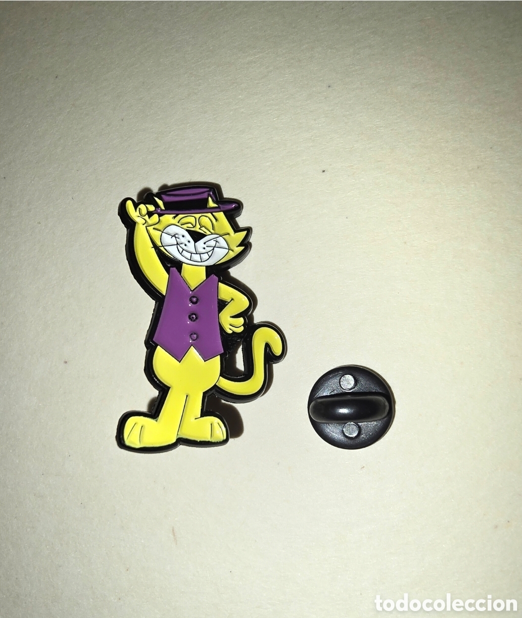 Juguetes antiguos y Juegos de colecci&oacute;n: Pin met&aacute;lico insignia Don Gato