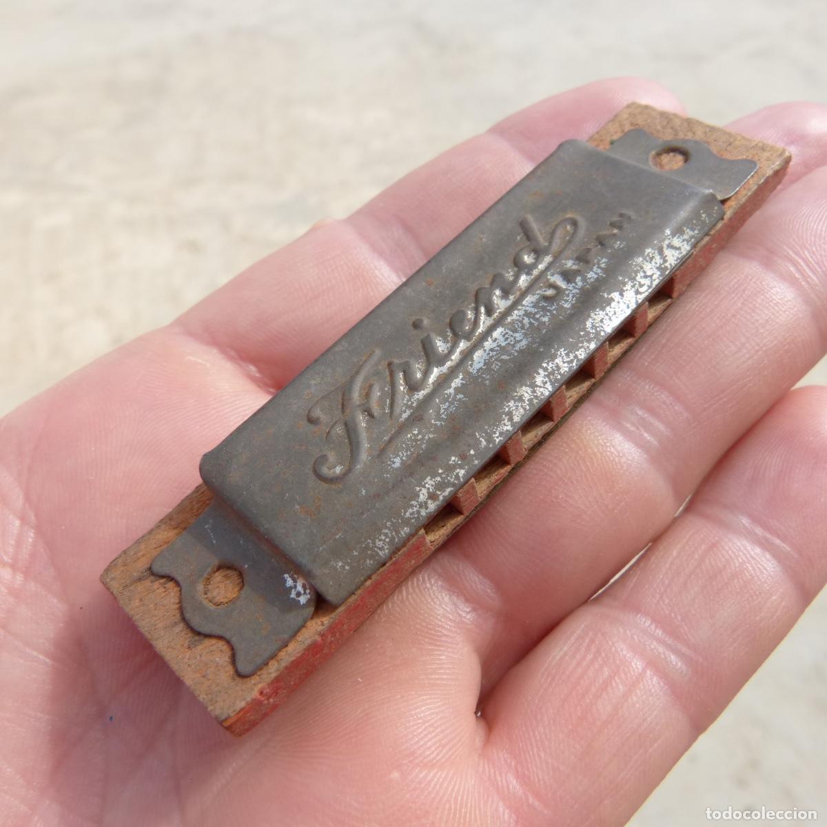 Juguetes antiguos y Juegos de colecci&oacute;n: Antigua harmonica japonesa de juguete en madera y chapa, Friend Japan.