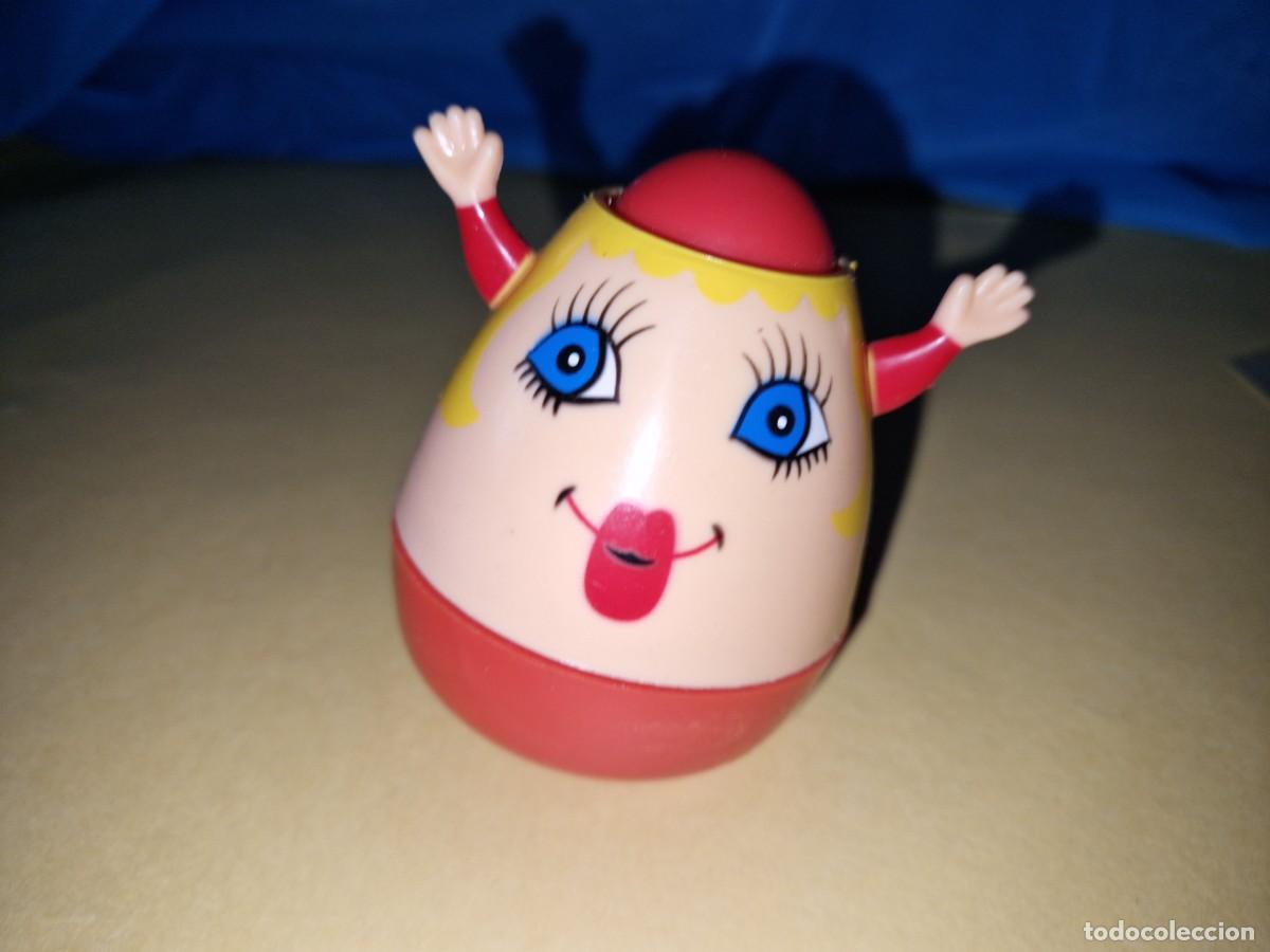 Juguetes antiguos y Juegos de colecci&oacute;n: PEONZA CON FORMA DE MU&Ntilde;ECO