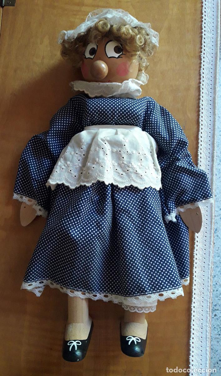 Juguetes antiguos y Juegos de colecci&oacute;n: MU&Ntilde;ECA DE MADERA ANTIGUA, ARTICULADA..