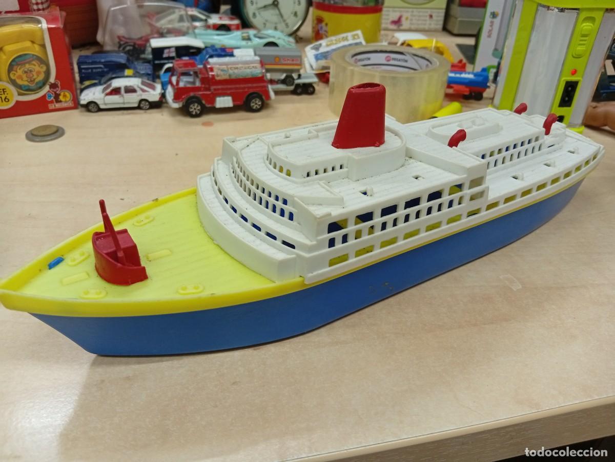 Juguetes antiguos y Juegos de colecci&oacute;n: Barco transatlantico de Shambers.Pl&aacute;stico a&ntilde;os 70 Espa&ntilde;a.