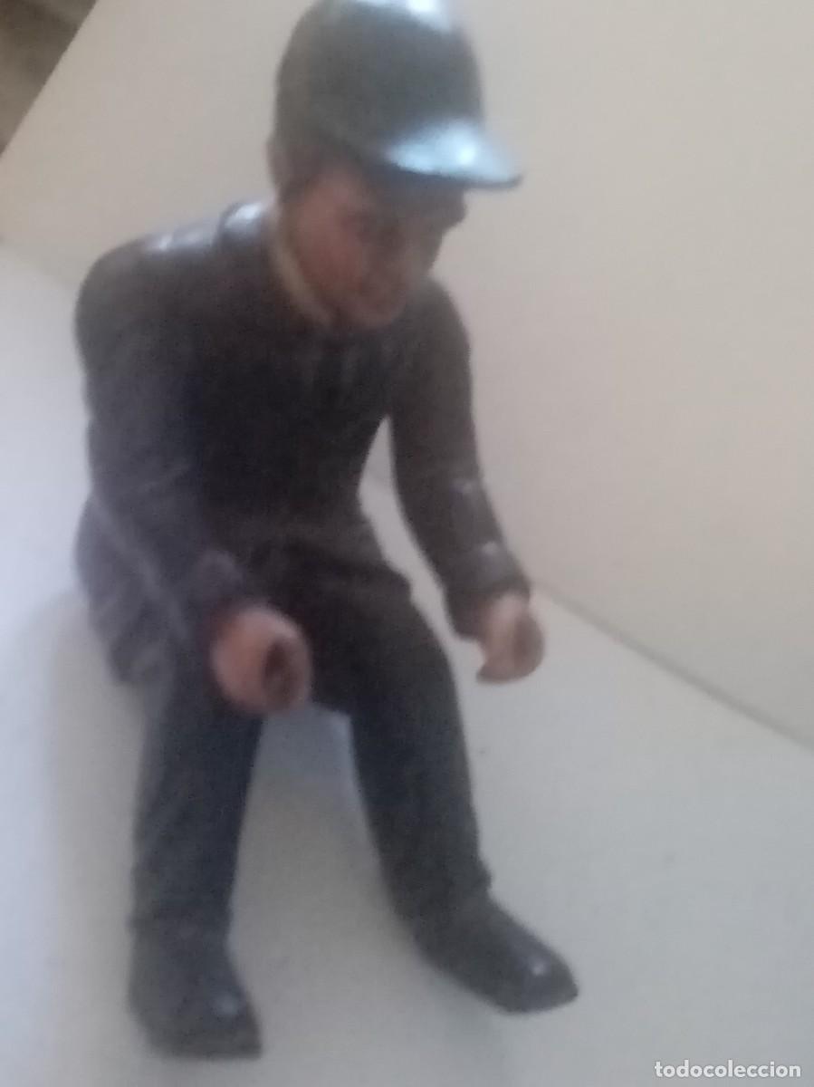 Juguetes antiguos y Juegos de colecci&oacute;n: ANTIGUO CONDUCTOR DE COCHERO DE CARRUAJE EN MADERA
