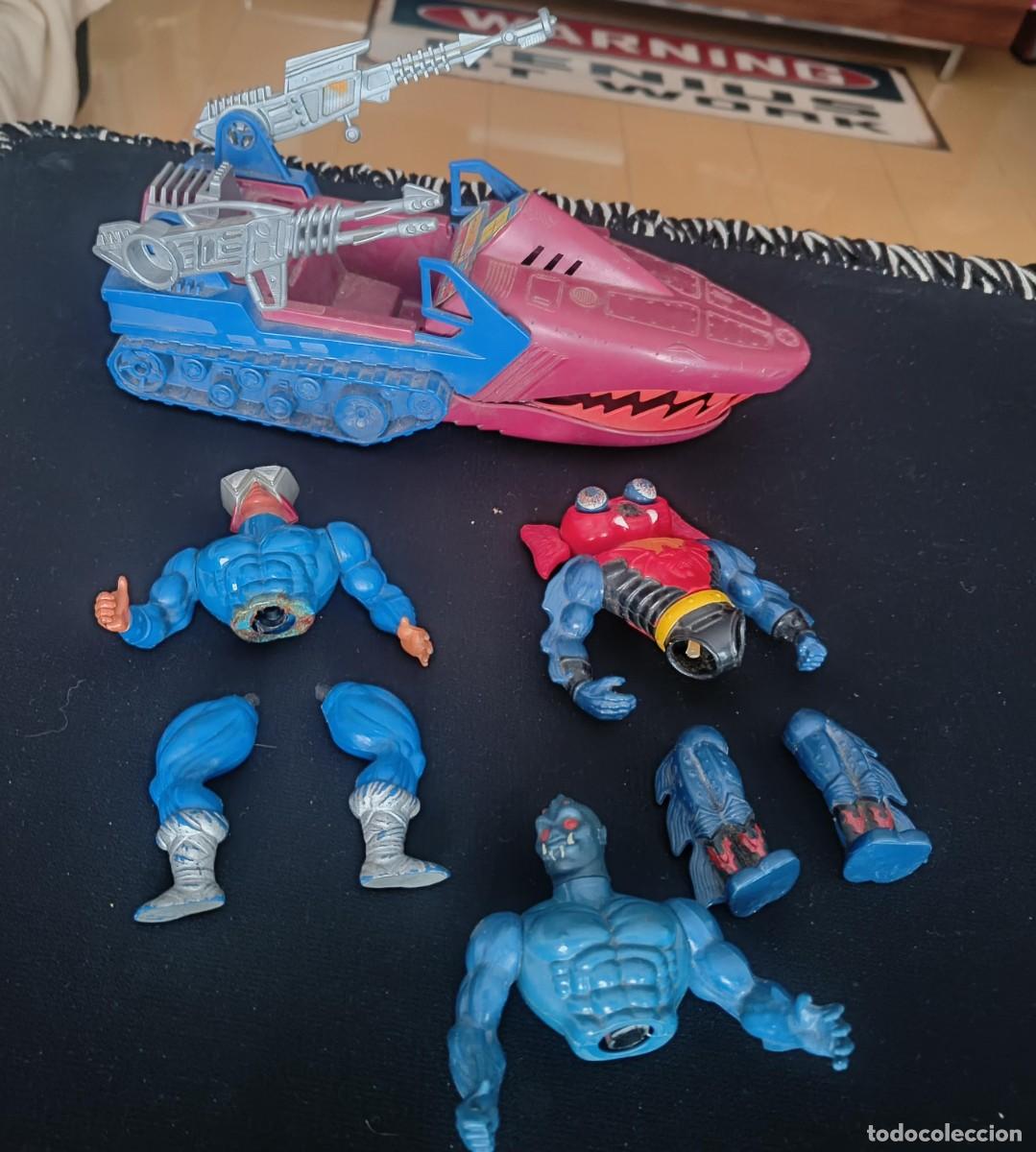 Juguetes antiguos y Juegos de colecci&oacute;n: Ocasion coleccionistas ! Lote Land Shark + desguace figuras Masters universo
