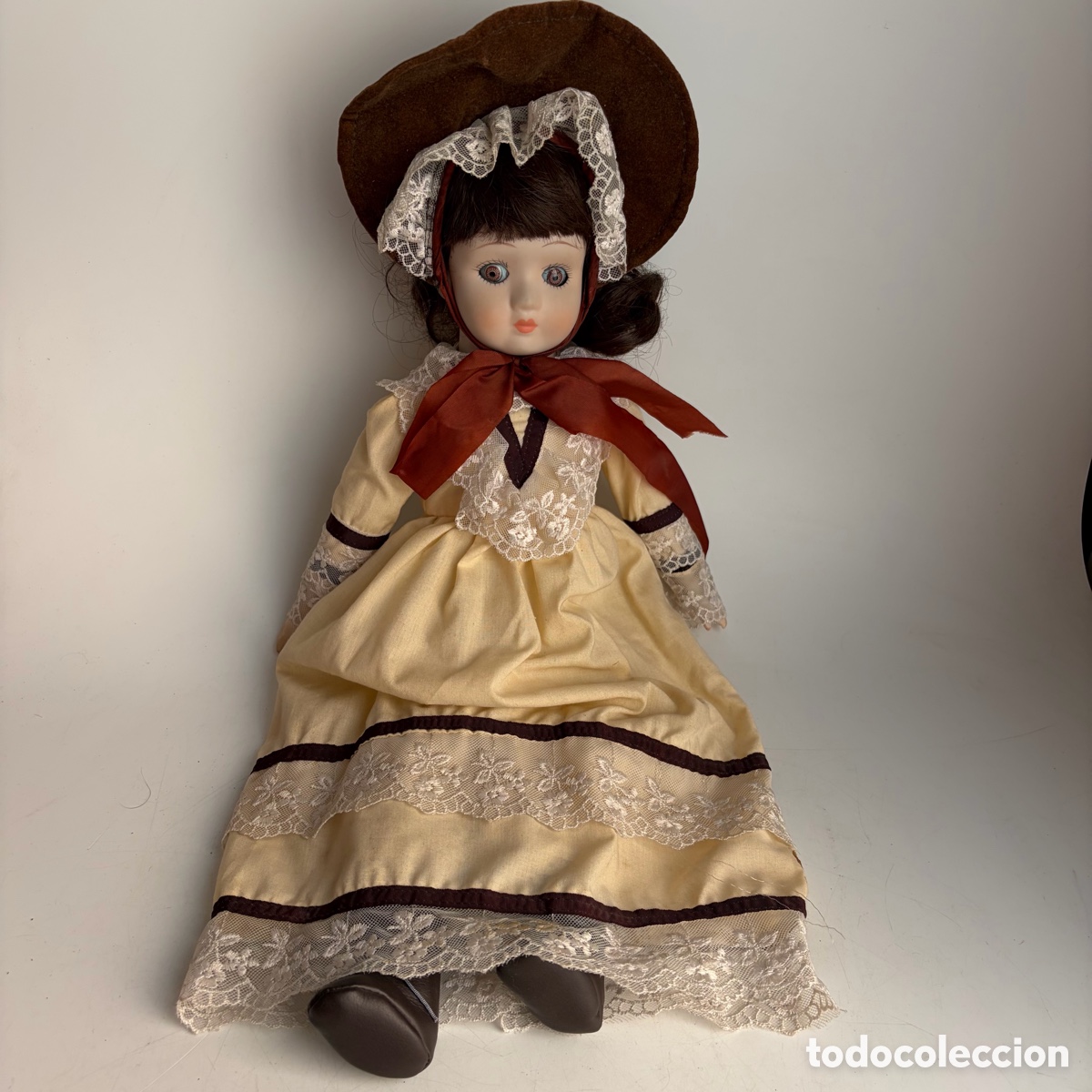 Juguetes antiguos y Juegos de colecci&oacute;n: Mu&ntilde;eca de porcelana vestido antiguo