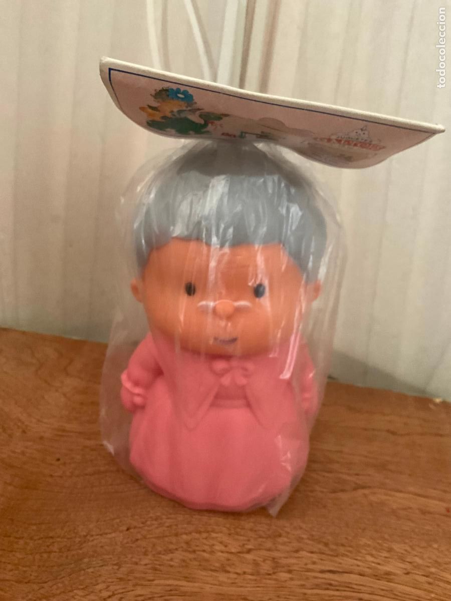 Brinquedos antigos e Jogos de cole&ccedil;&atilde;o: GALTOYS - ANTIGUO MU&Ntilde;ECO DE GOMA . ABUELA VESTIDO ROSA - EN SU ESTUCHE ORIGINAL, SIN ABRIR.