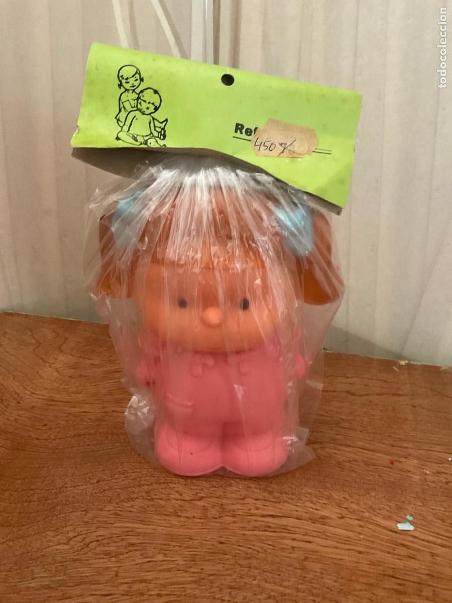 Juguetes antiguos y Juegos de colecci&oacute;n: ANTIGUA MU&Ntilde;ECA DE GOMA - EN SU ESTUCHE ORIGINAL.