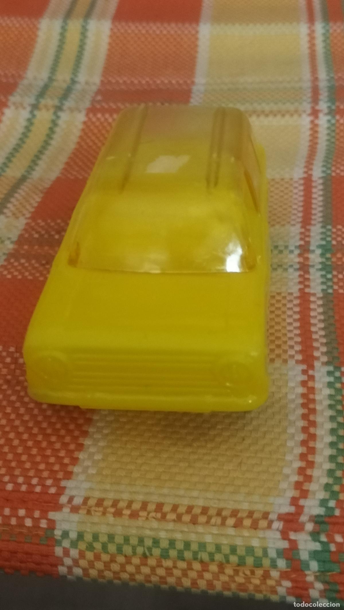 Juguetes antiguos y Juegos de colecci&oacute;n: ANTIGUO SEAT 124 RANCHERA DE PLASTICO INFLADO