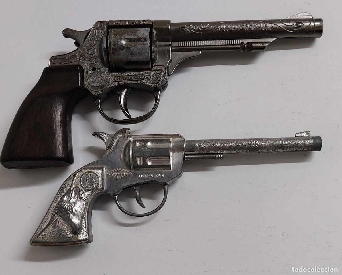 Juguetes antiguos y Juegos de colecci&oacute;n: Pareja de pistolas rev&oacute;lveres de juguete marca Gonher made in Spain