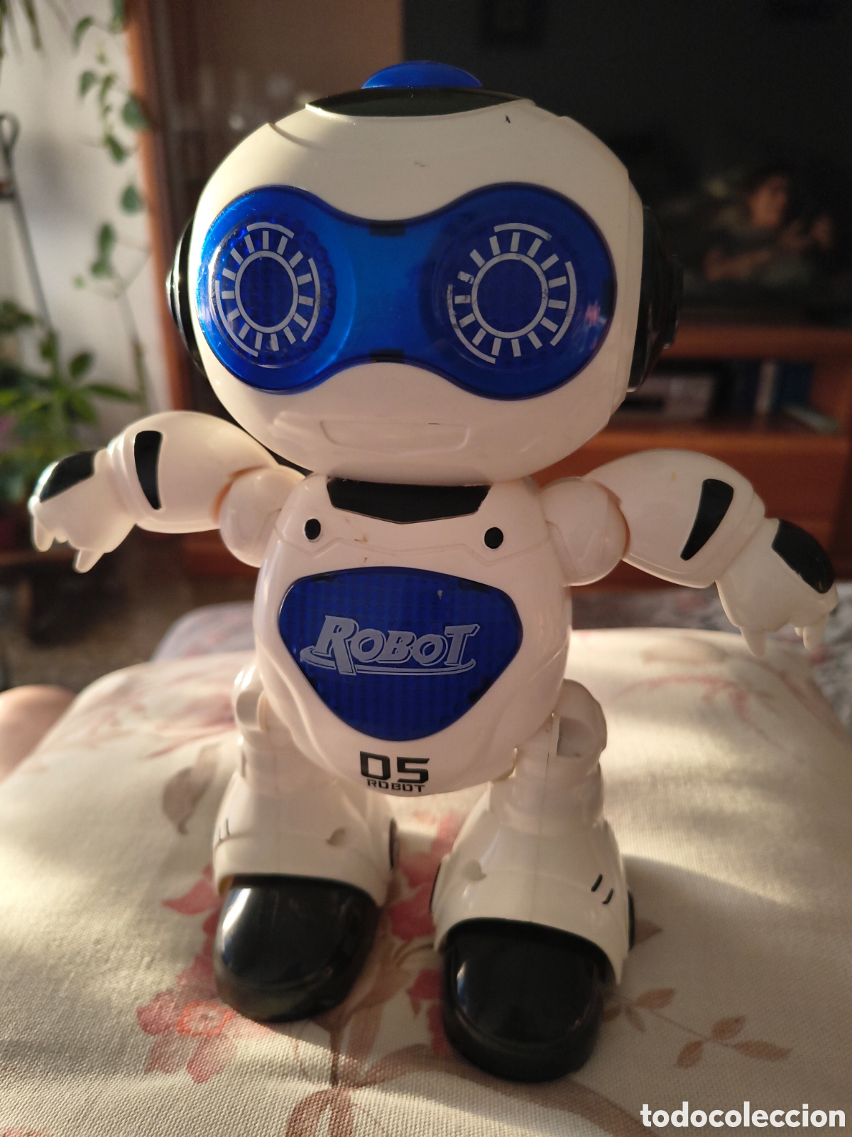 Juguetes antiguos y Juegos de colecci&oacute;n: ROBOT D5 SIN MARCAS CON NUMERO NO. J606-1