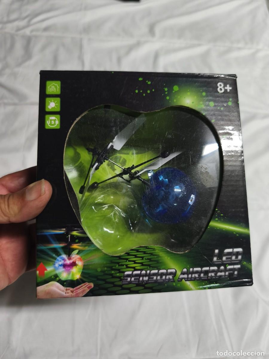 Juguetes antiguos y Juegos de colecci&oacute;n: Bola voladora interactiva con sensor infrarrojo y luces LED
