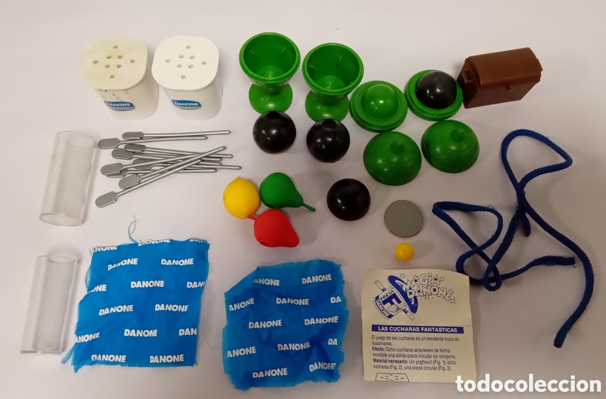 Juguetes antiguos y Juegos de colecci&oacute;n: Lote Piezas Variadas Juego Magia Promocionales Danone A&ntilde;os 90