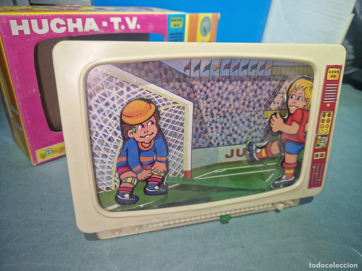 Juguetes antiguos y Juegos de colecci&oacute;n: HUCHA TV FUTBOL DE BULLYCAN